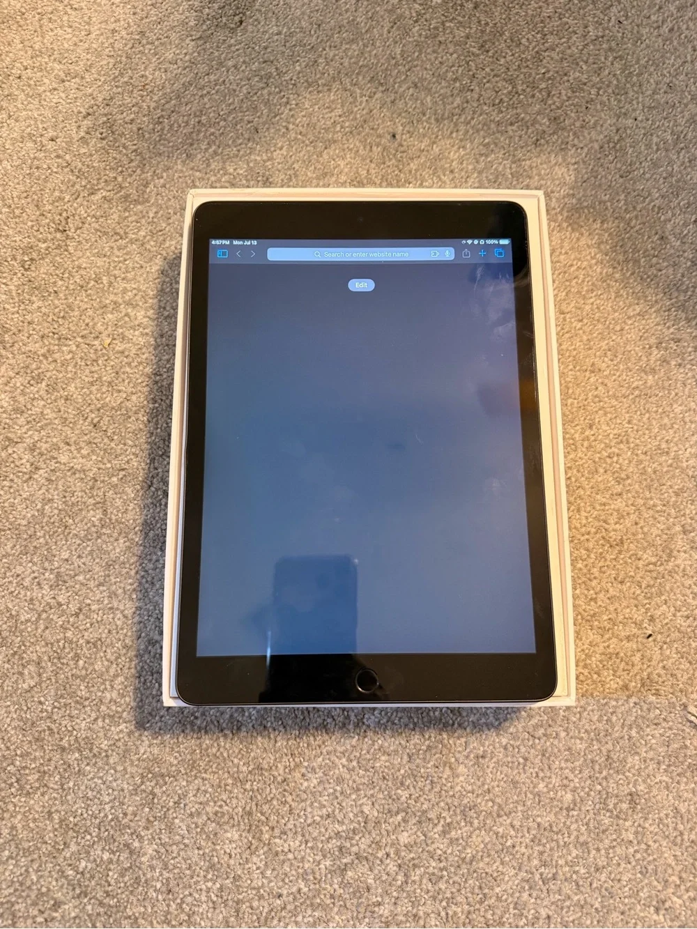 Apple iPad Tablet - Black Front, Silver Edge